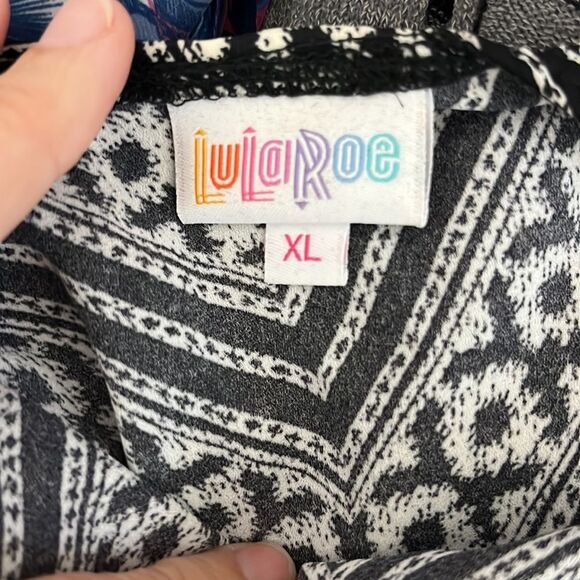 LuLaRoe Kimono Vest Black White Patterned Size XL - Picture 4 of 6